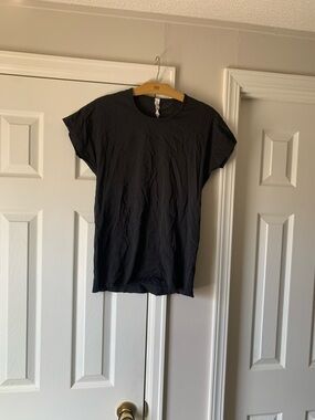 lululemon athletica Black Short Sleeve Top